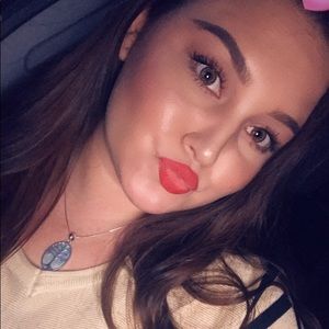 Meet your Posher, Ali